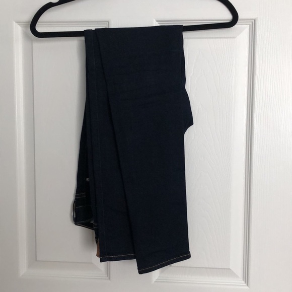 LEVIS 311 “Shaping Skinny” jean. Dark wash. - Picture 4 of 4